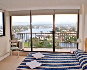 Anacapri 3 Bedroom Apartment Surfers Paradise