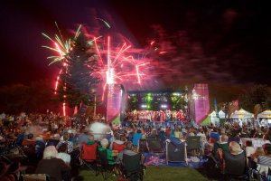 Broadbeach Christmas Carols Gold Coast Christmas C1